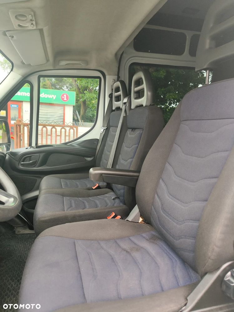 Iveco Daily 35S14 maxi brygadówka 7 osób - 13