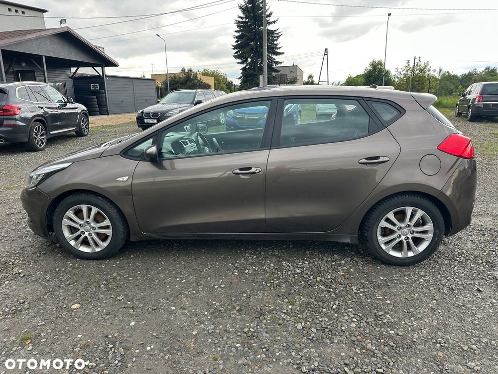Kia Ceed 1.6 CRDi 128 ISG Vision - 3