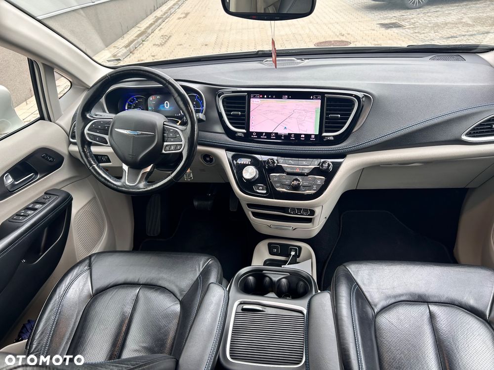 Chrysler Pacifica - 20