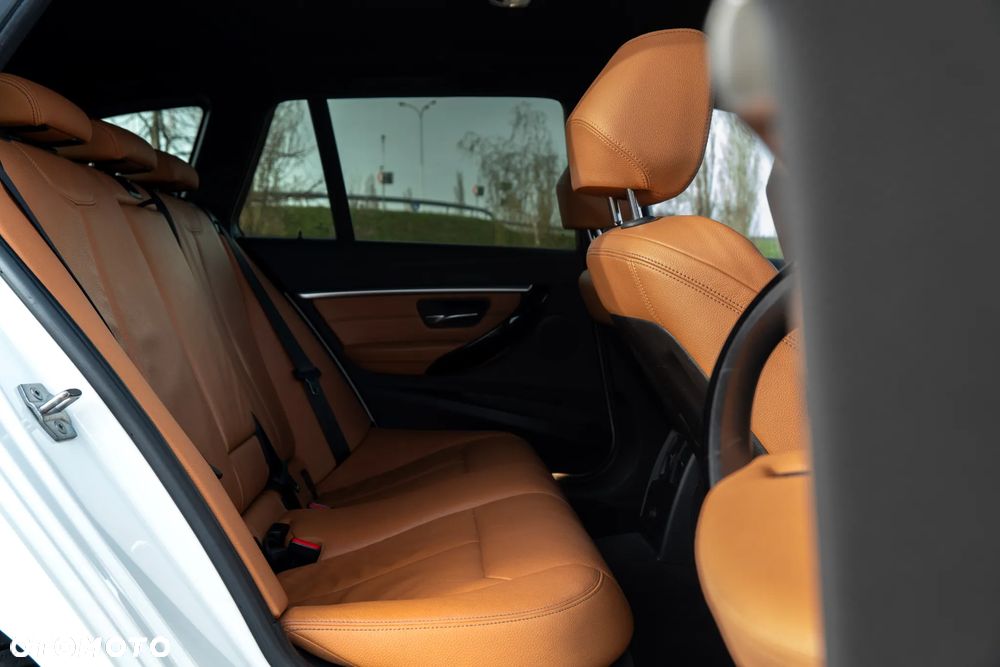 BMW Seria 3 320d xDrive M Sport Shadow - 11