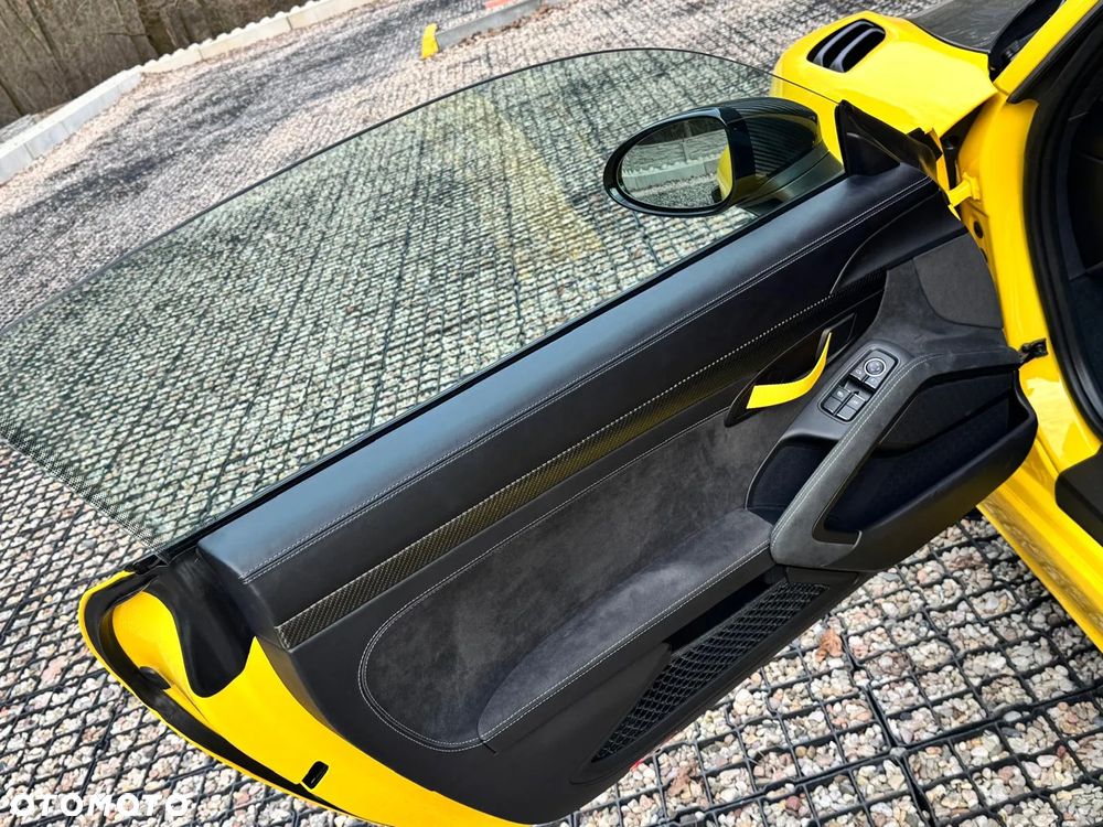 Porsche 718 Cayman - 15