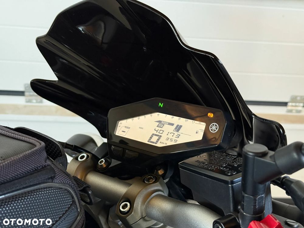 Yamaha MT - 28