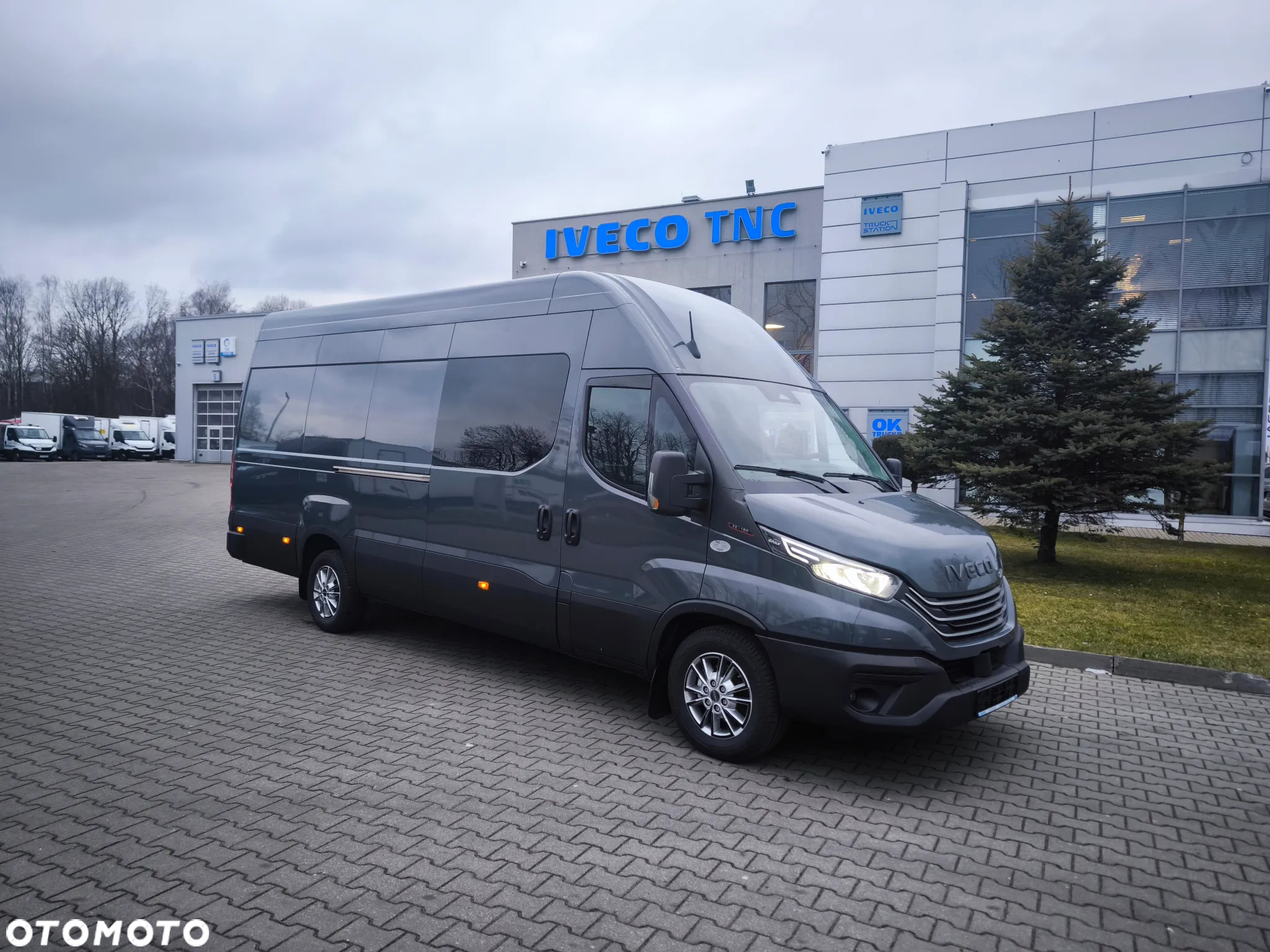 Iveco Daily FURGON L4H3 brygadowy 7 miejsowy - 5
