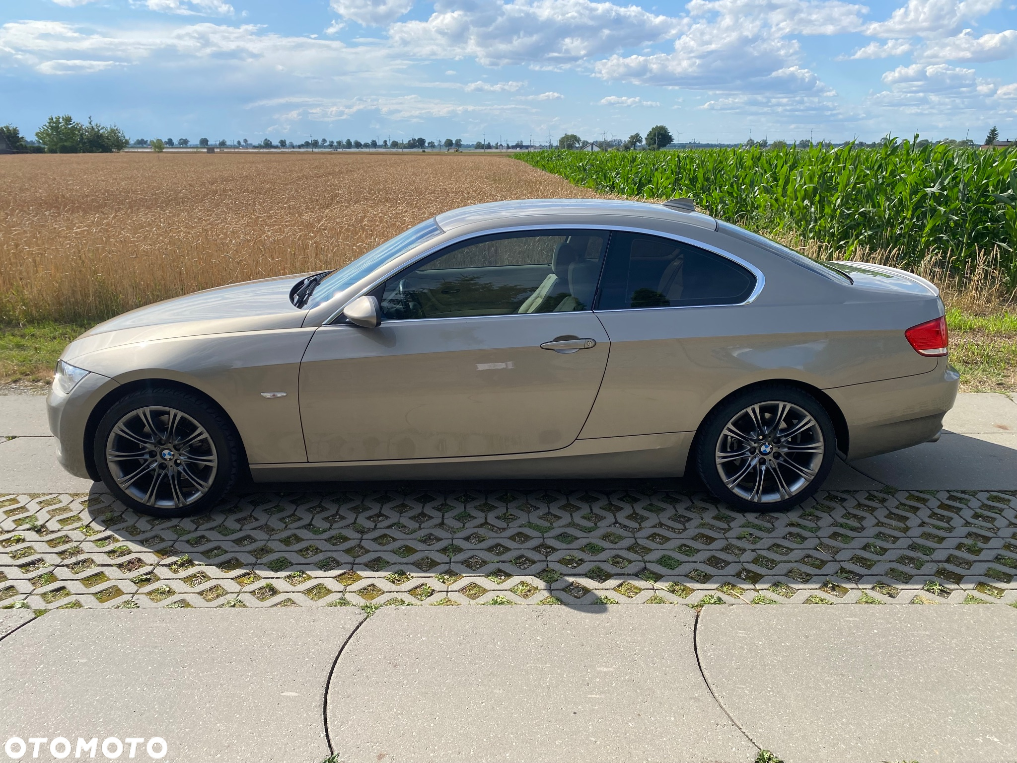 BMW Seria 3 325i xDrive Coupe - 9