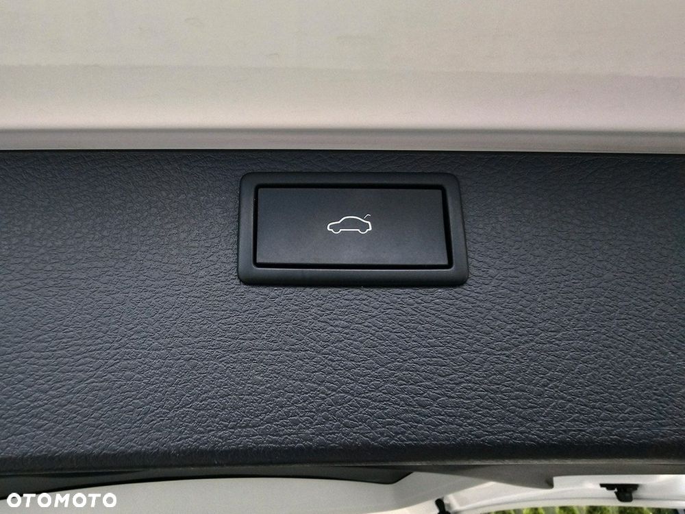 Volkswagen Multivan - 35