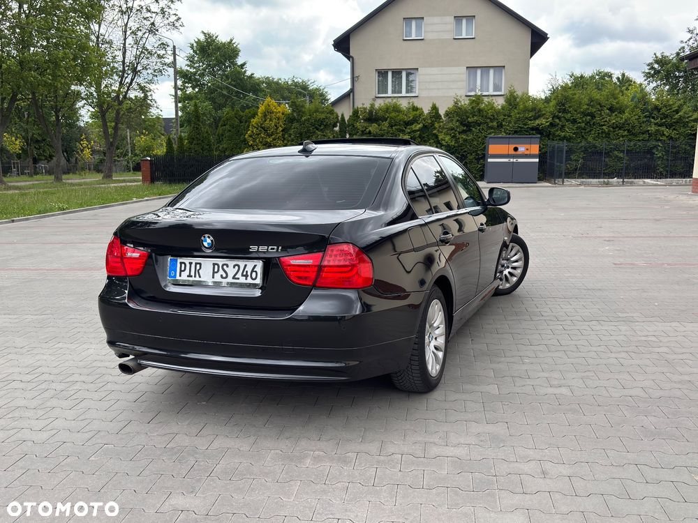 BMW Seria 3 320i - 8