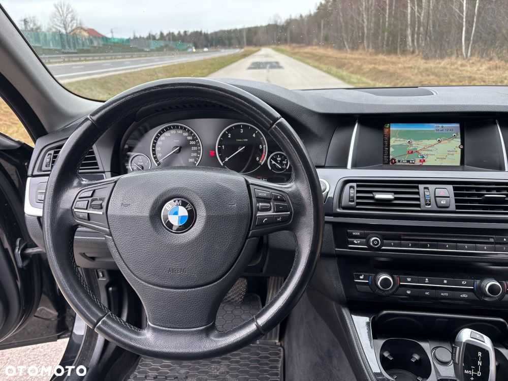 BMW Seria 5 520d - 14
