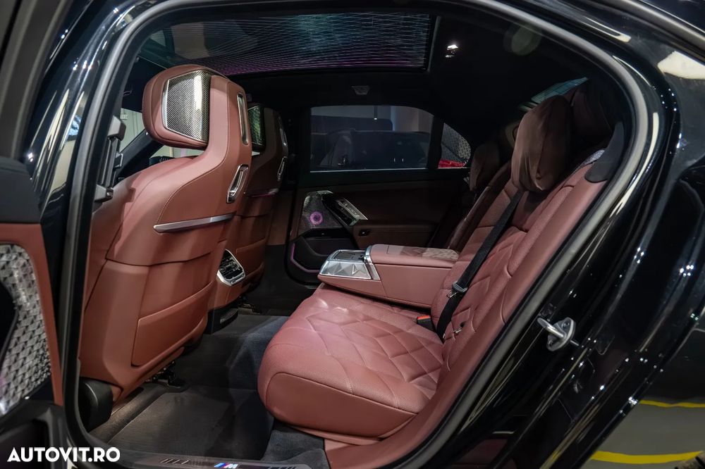 BMW Seria 7 740d xDrive MHEV - 36