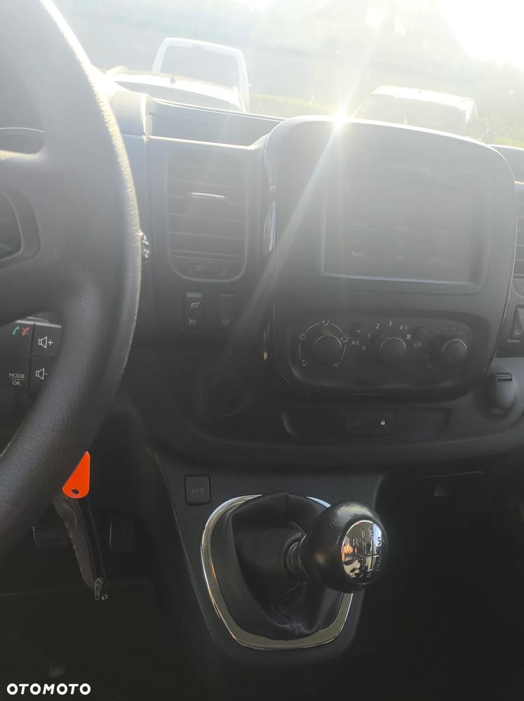 Opel Vivaro - 12