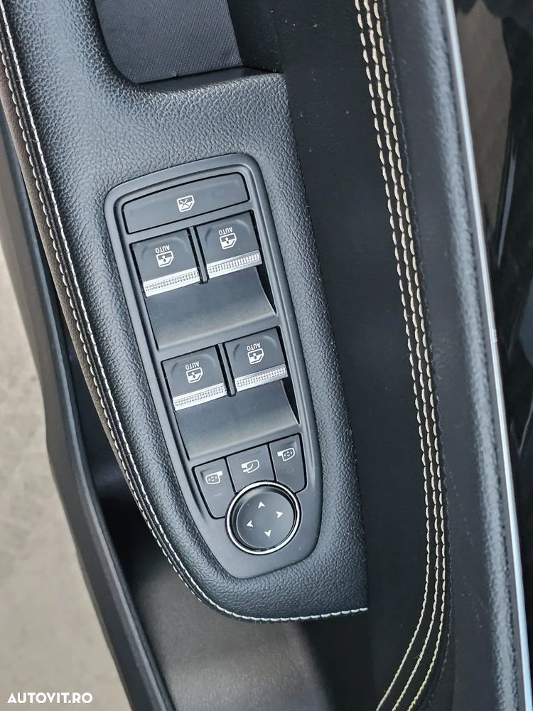 Renault Arkana E-TECH Hybrid RS Line - 38