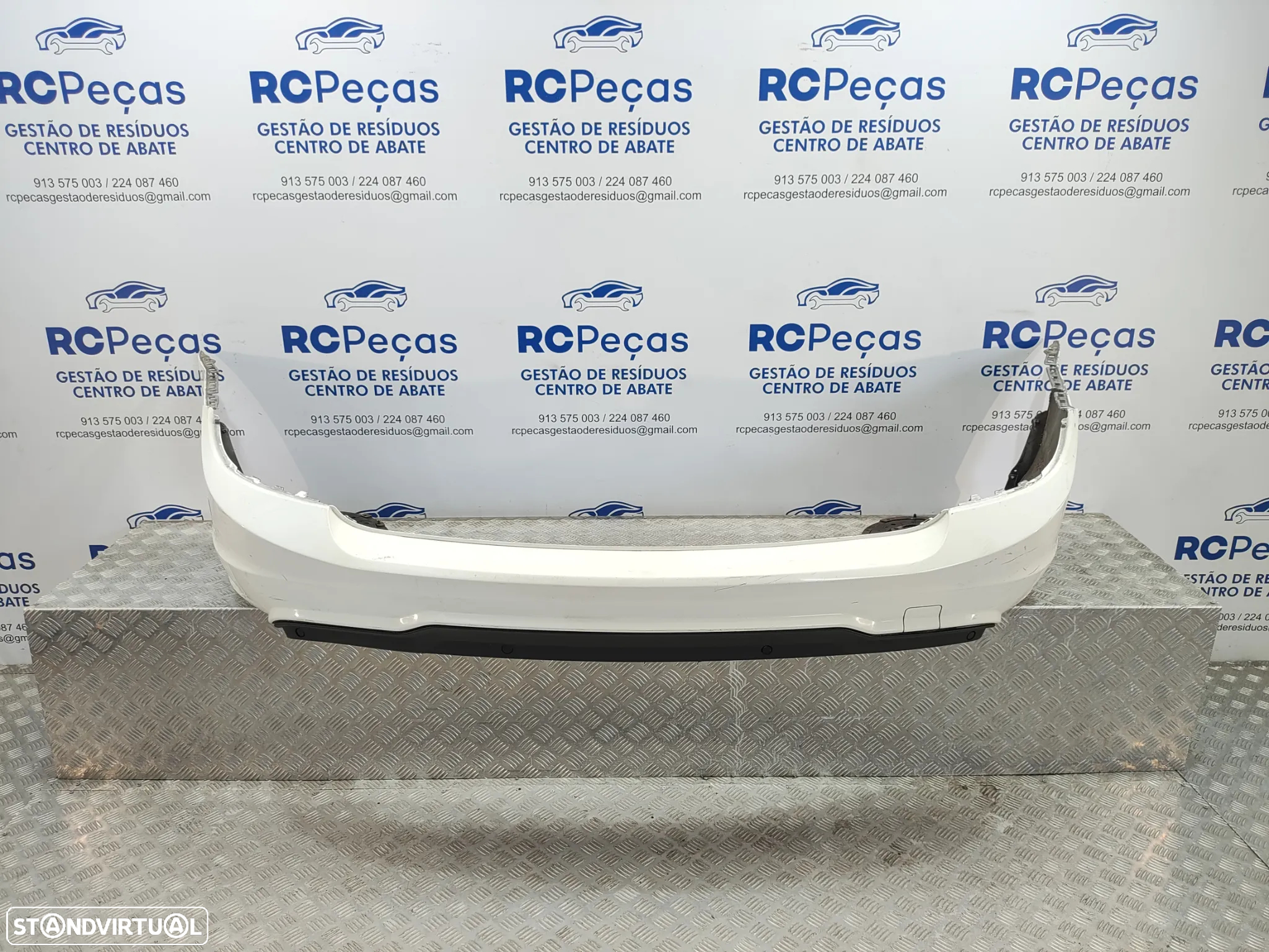 Parachoques traseiro Original Mercedes Benz Class C W204 Facelift AMG Sensores Estacionamento - 2