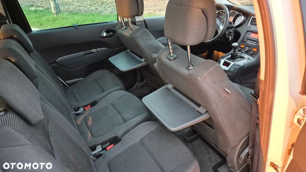 Peugeot 5008 HDI FAP 150 Allure - 21