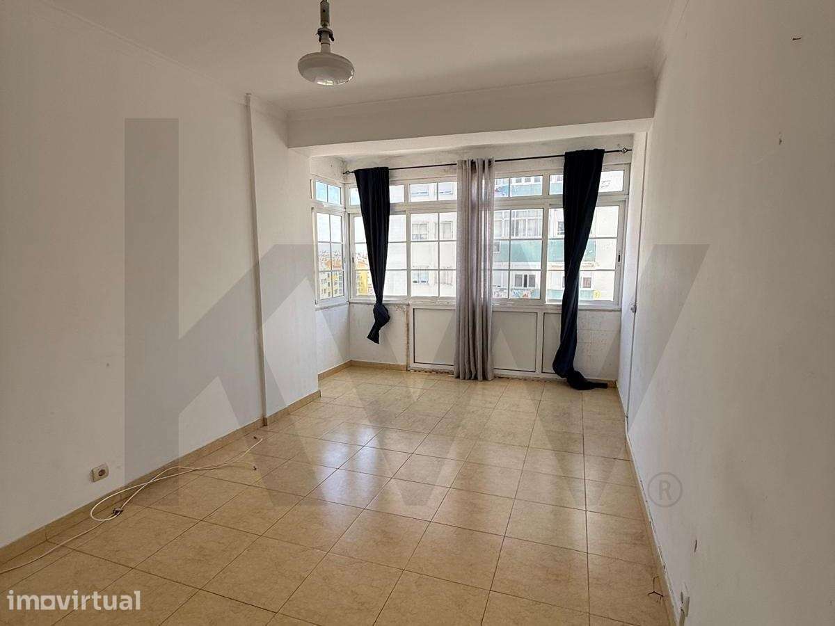 Apartamento T3 com 116 m2 e Vistas Desafogadas – Mina de Água, Amadora - Grande imagem: 2/13