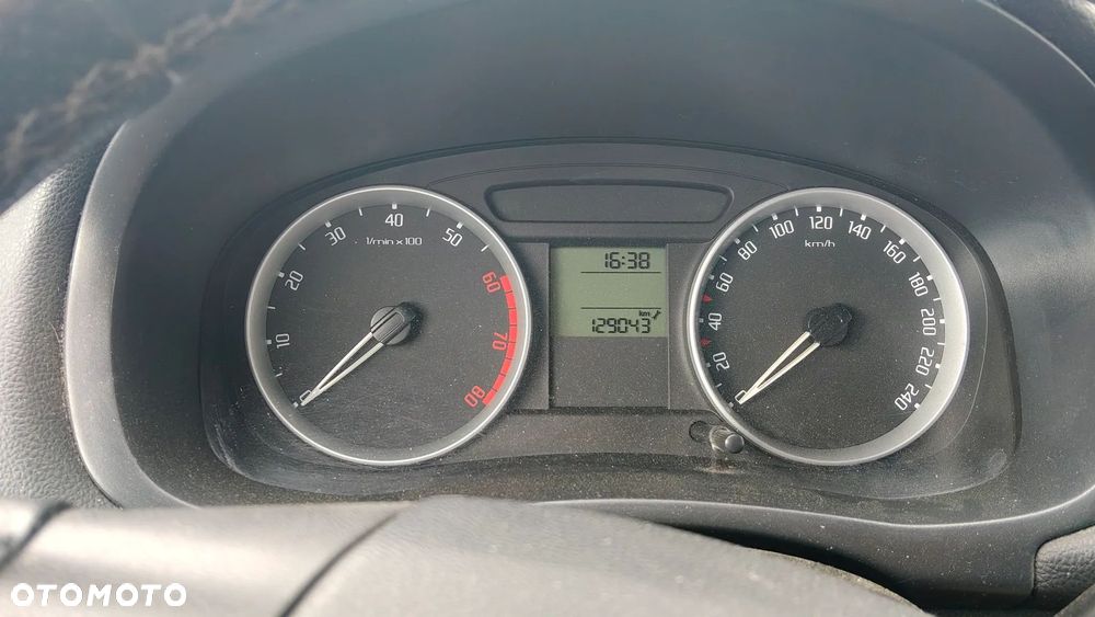 Skoda Fabia 1.4 16V Ambiente - 8