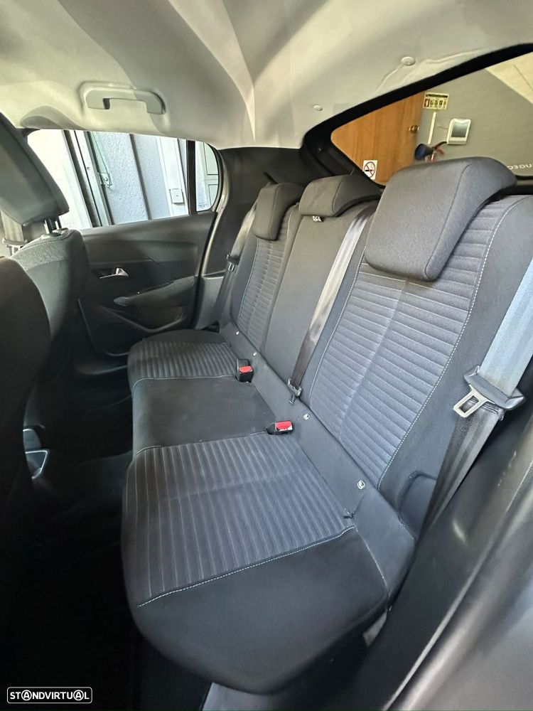 Peugeot 208 1.2 PureTech Style EAT6 - 10