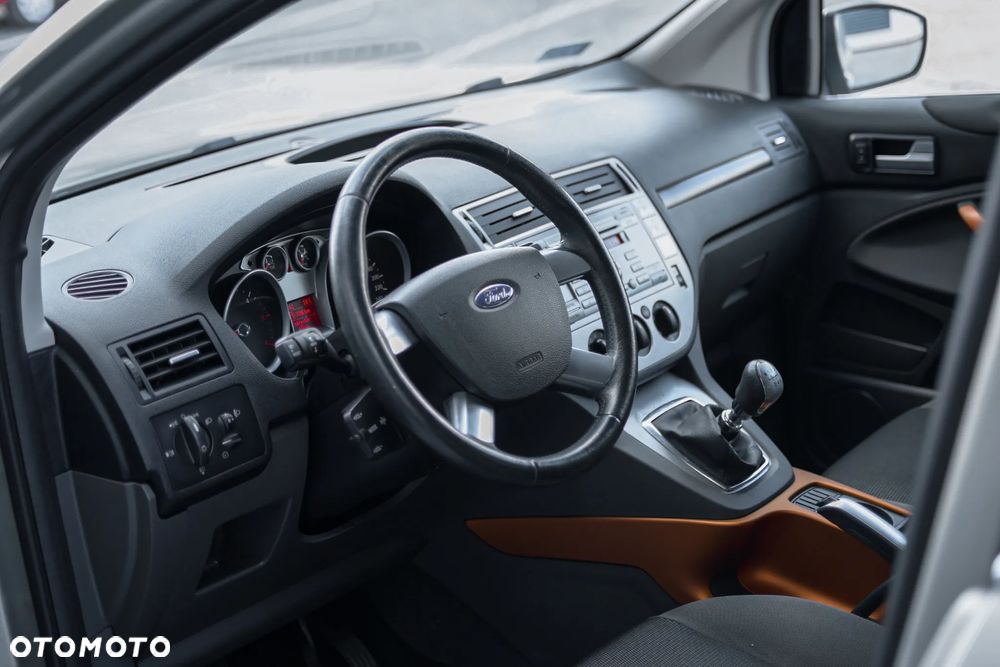 Ford Kuga 2.0 TDCi Titanium - 9