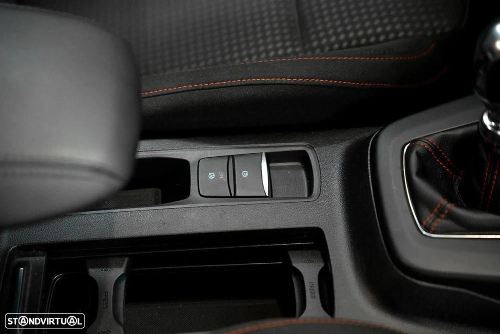 Ford Focus 1.0 EcoBoost MHEV ST-Line - 19
