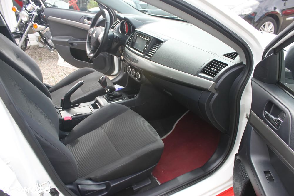 Mitsubishi Lancer - 11