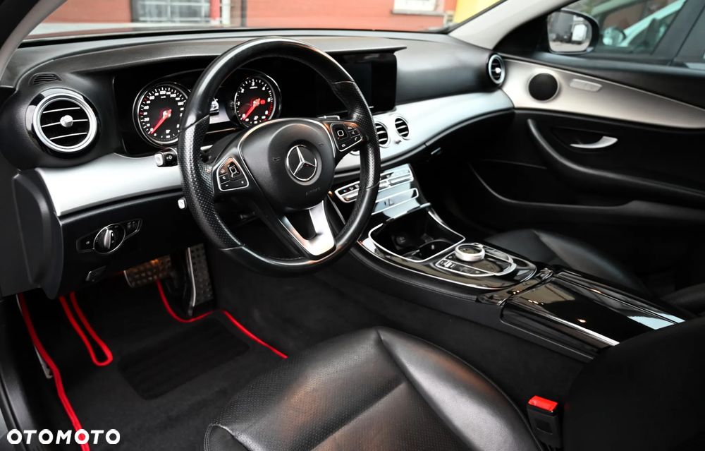Mercedes-Benz Klasa E - 27