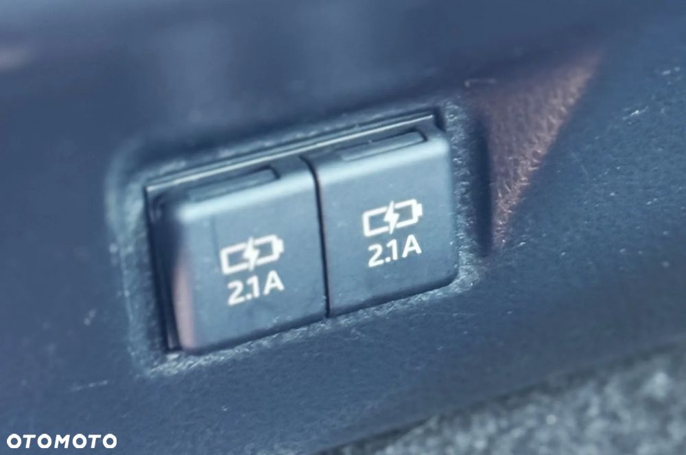 Toyota Camry 2.5 Hybrid Comfort CVT - 23