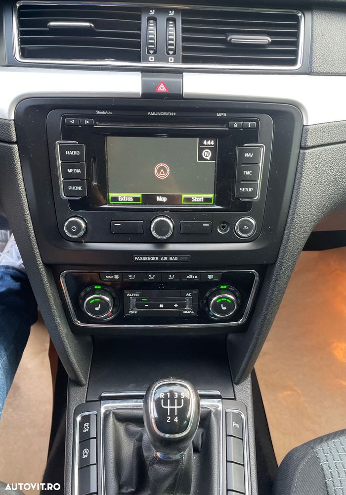 Skoda Superb 1.6 TDI GreenLine - 18