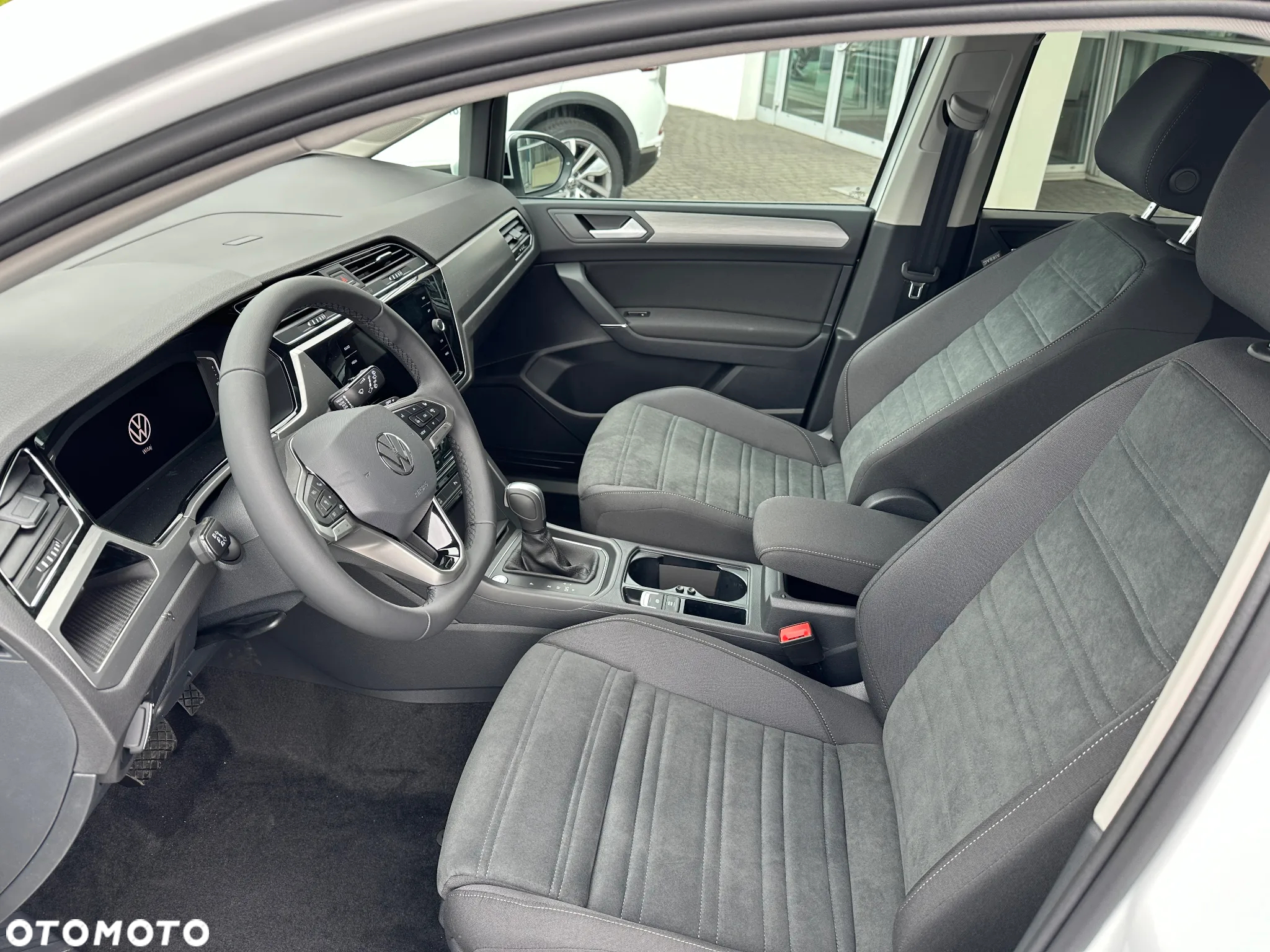 Volkswagen Touran 1.5 TSI EVO Comfortline Plus DSG - 17