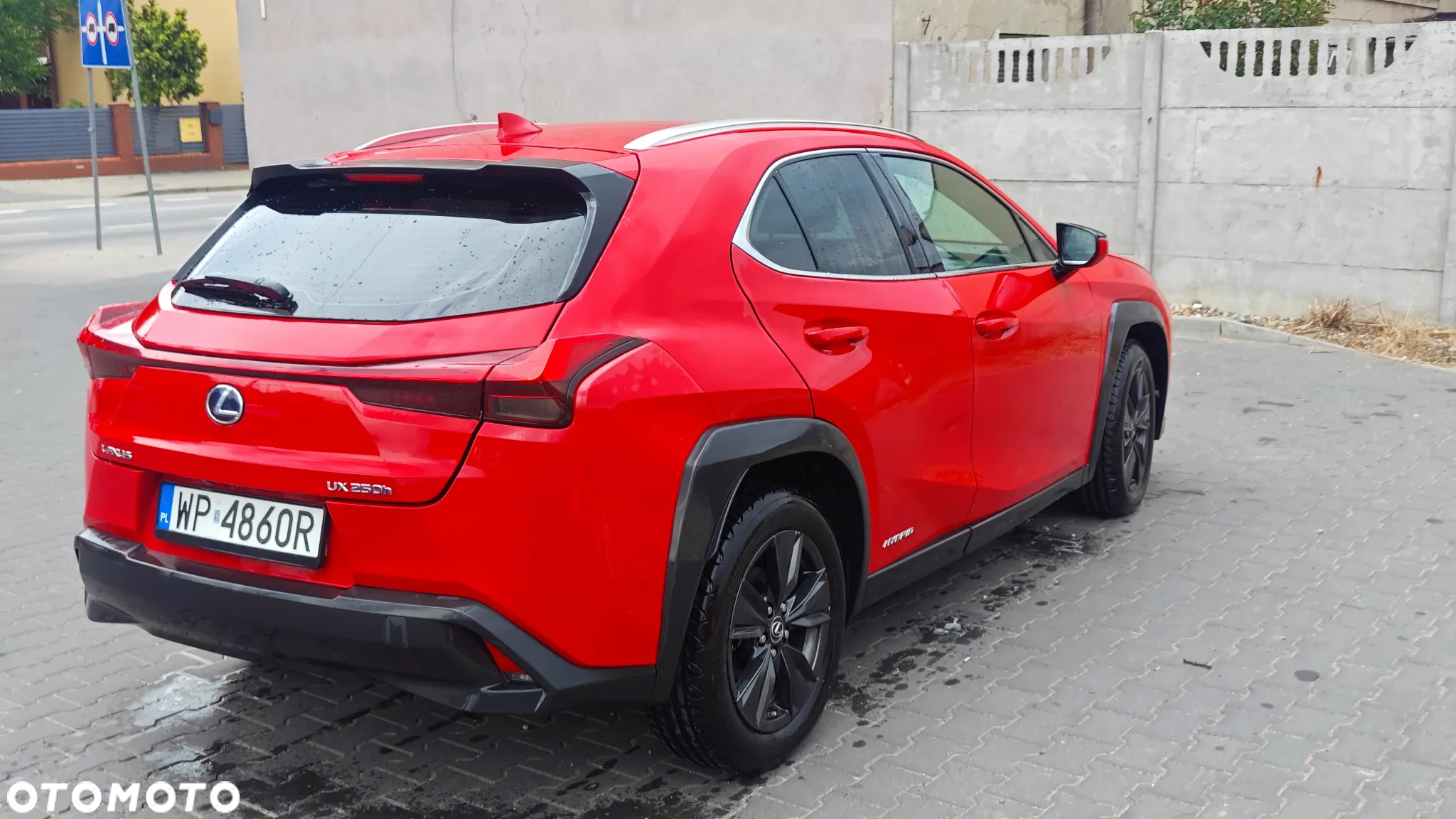 Lexus UX 250h Business Edition - 4