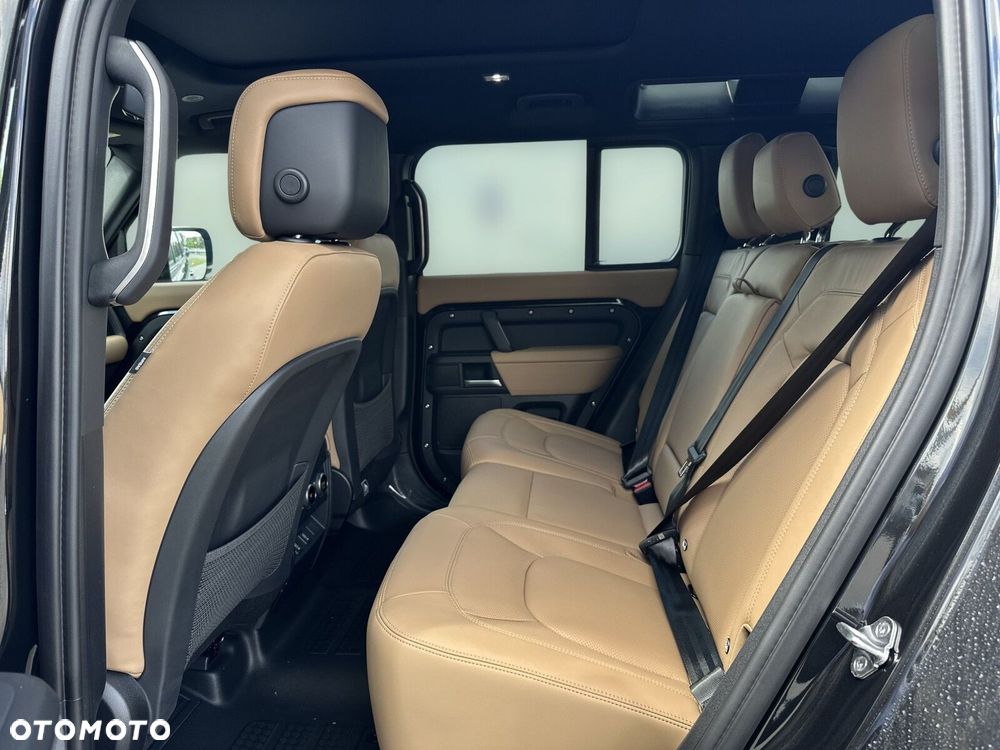 Land Rover Defender - 14