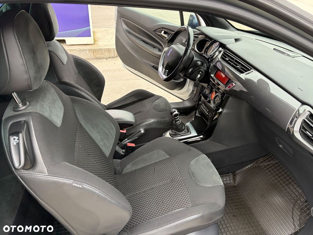 Citroën DS3 THP 155 Ultra-Prestige - 10
