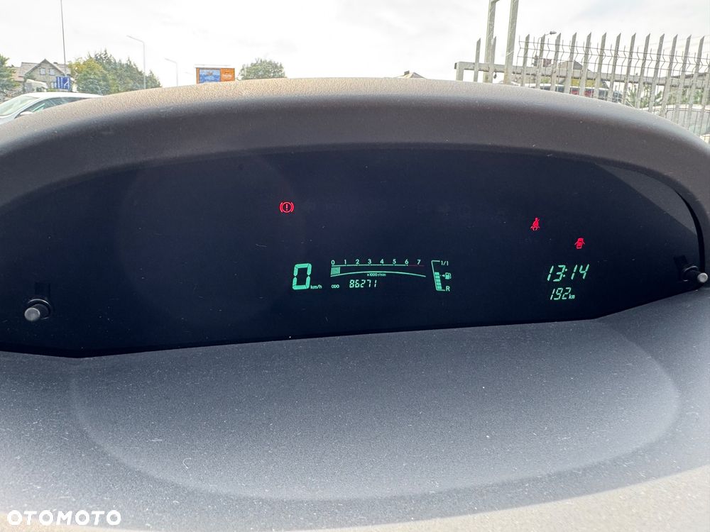 Toyota Yaris 1.33 Sol - 28