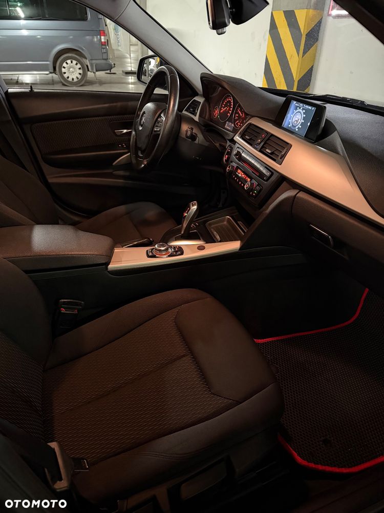 BMW Seria 3 320d Blue Performance - 11