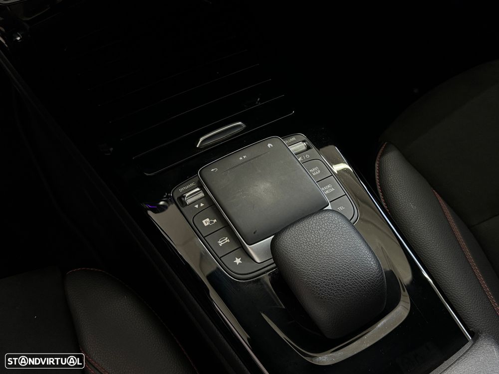 Mercedes-Benz A 250 Limousine e 8G-DCT AMG Line - 11