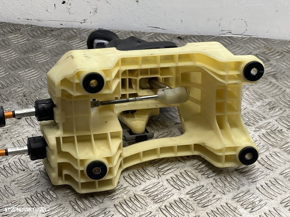 Seletor da caixa de velocidades KIA CARENS IV REF. 43700A4010 - 3