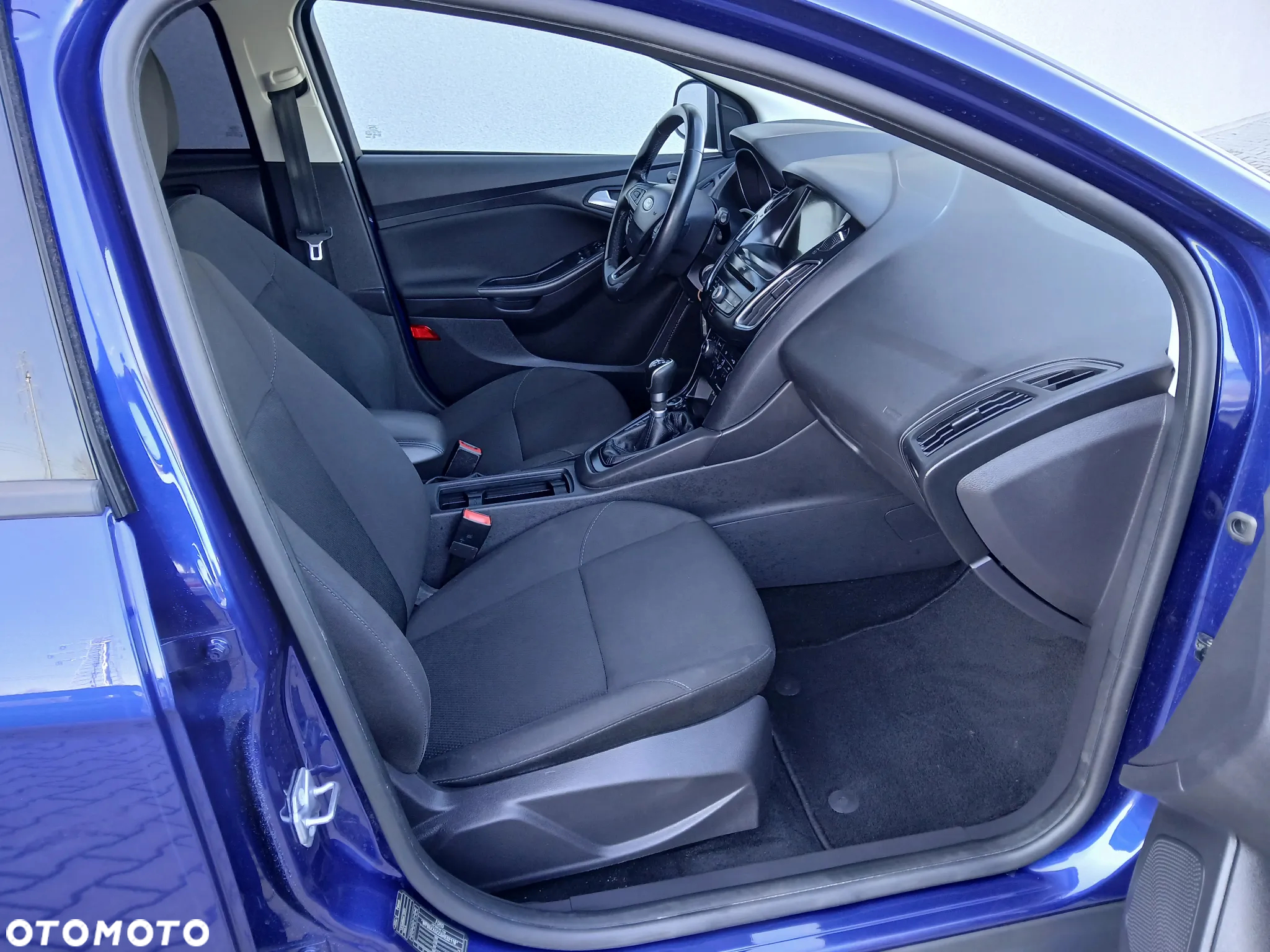 Ford Focus 1.0 EcoBoost Hybrid TITANIUM - 5