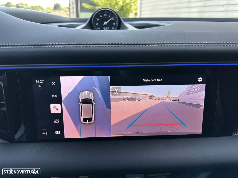Porsche Macan Electric Turbo - 42