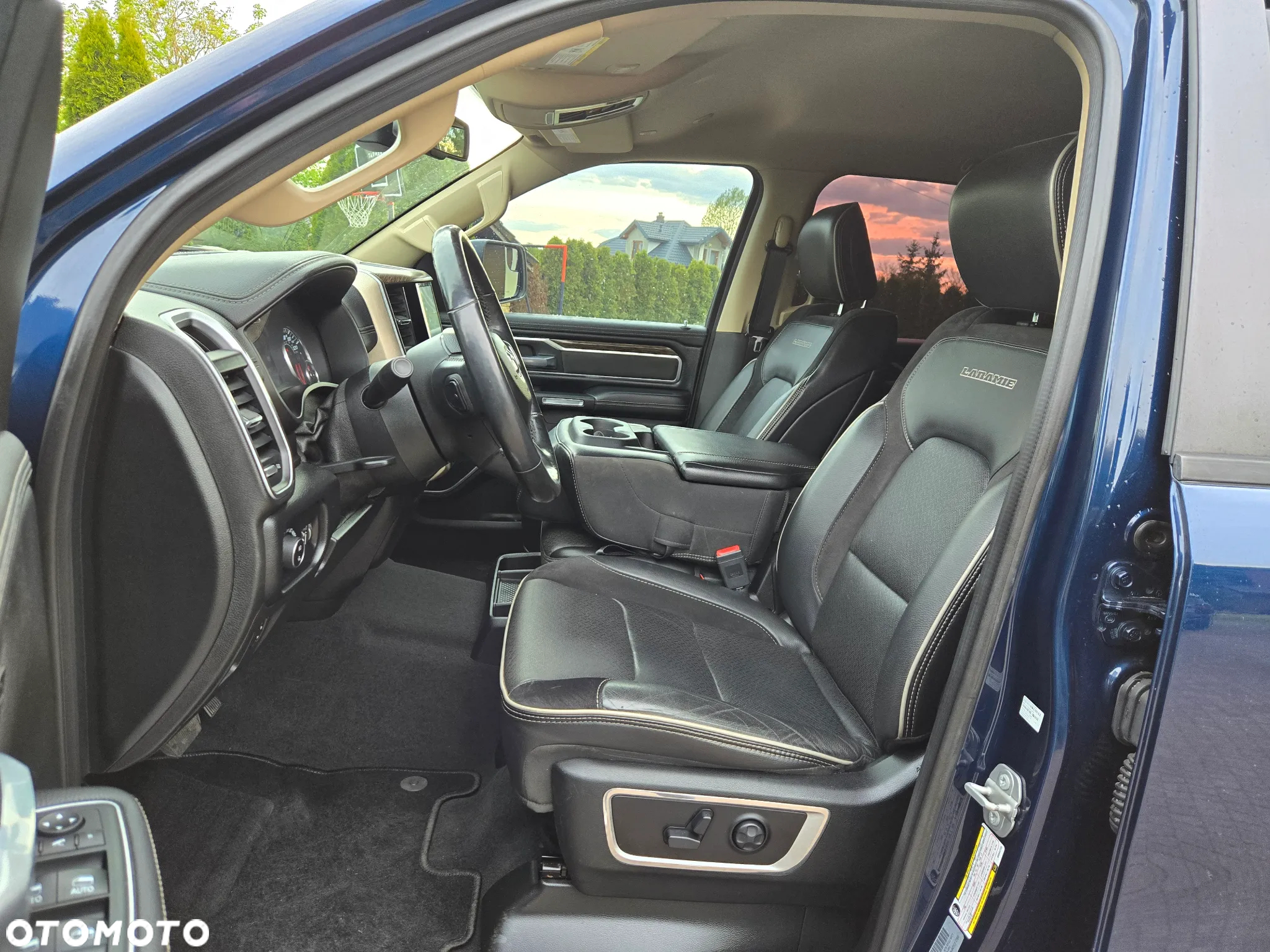 RAM 1500 Crew Cab MB Laramie - 21