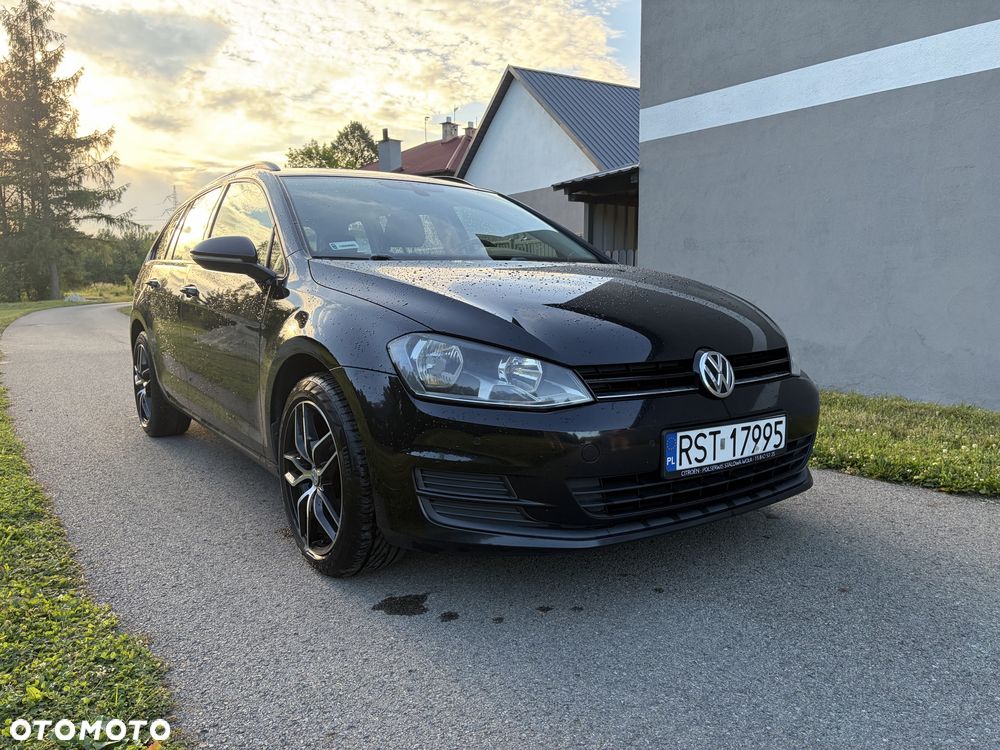 Volkswagen Golf - 1