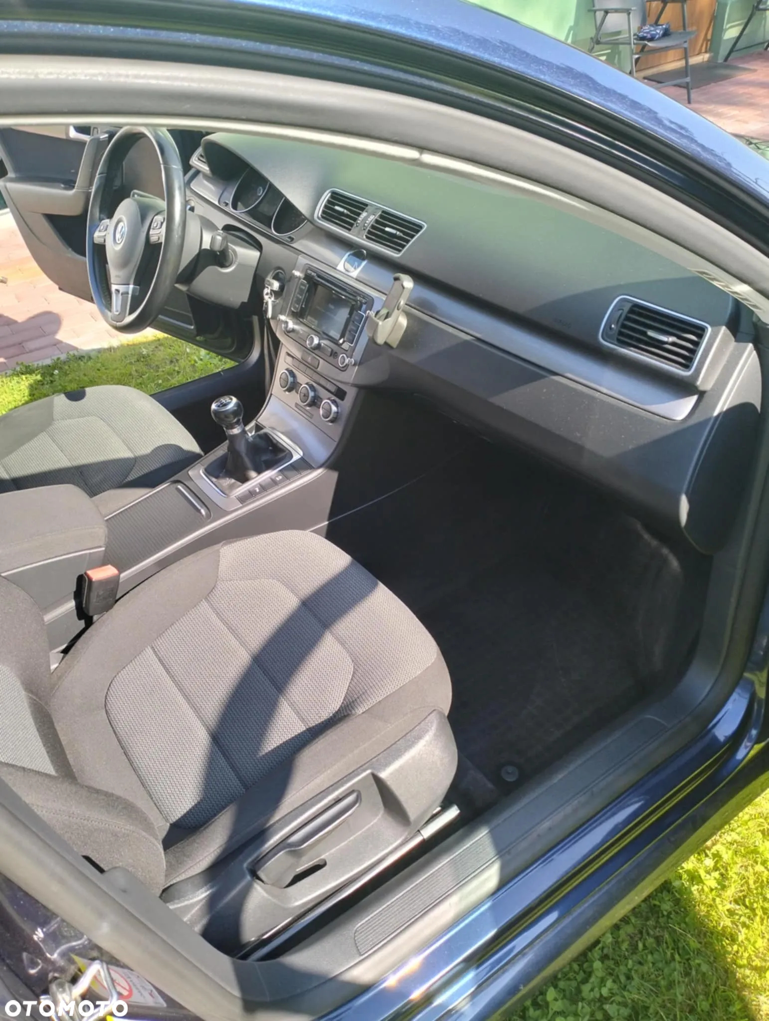 Volkswagen Passat 1.6 TDI Comfortline - 14