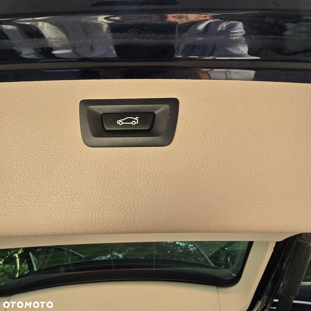 BMW Seria 3 320d Luxury Line - 28