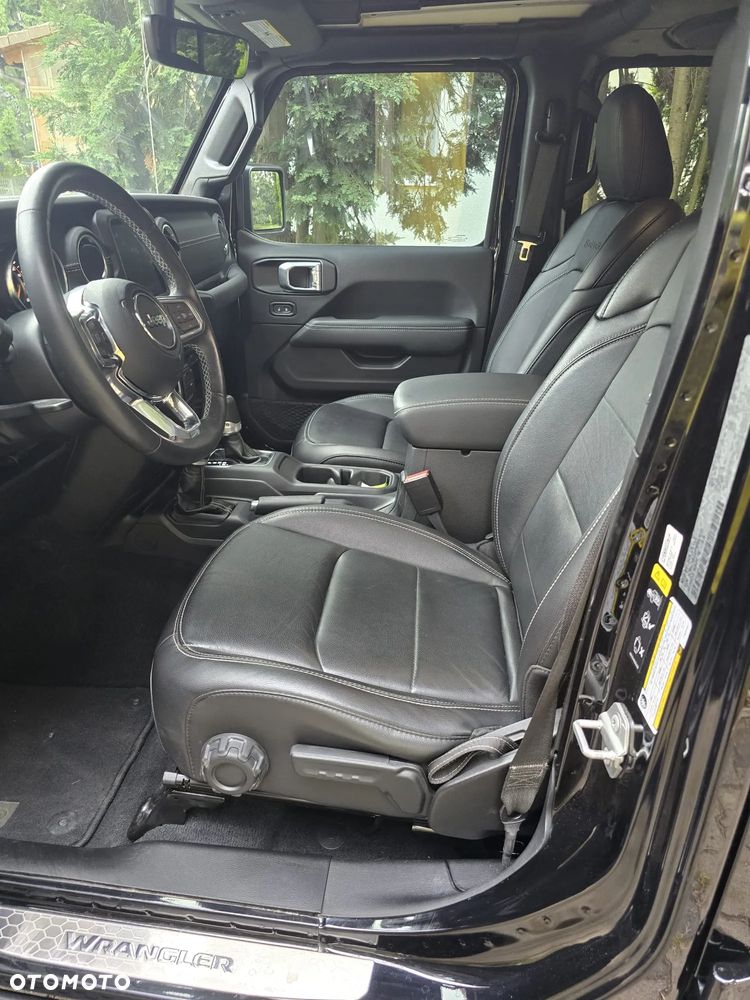 Jeep Wrangler - 10