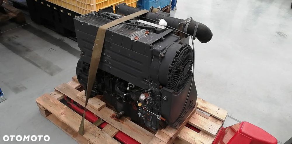 SILNIK DEUTZ F4L2011 47.8 kW 2800 rpm 4 cylinry 11000 netto - 2