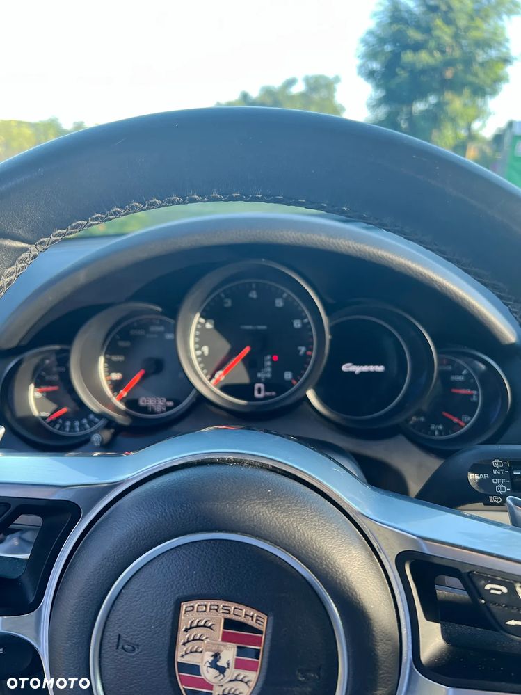 Porsche Cayenne Platinum Edition - 9