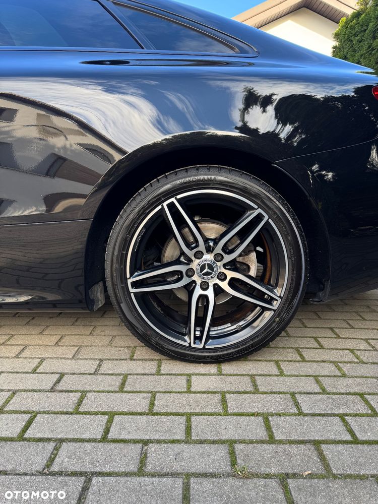 Mercedes-Benz Klasa E 300 9G-TRONIC - 12