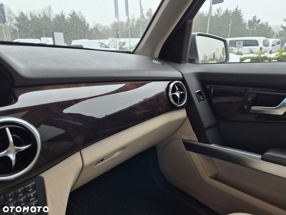Mercedes-Benz GLK 350 4-Matic - 16
