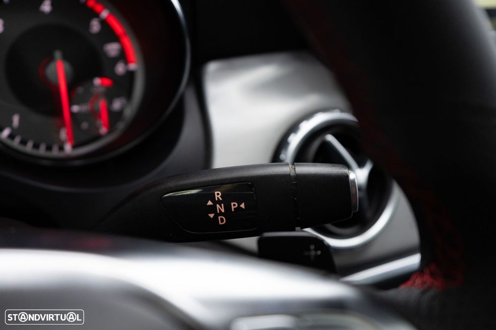 Mercedes-Benz GLA 220 d AMG Line - 36