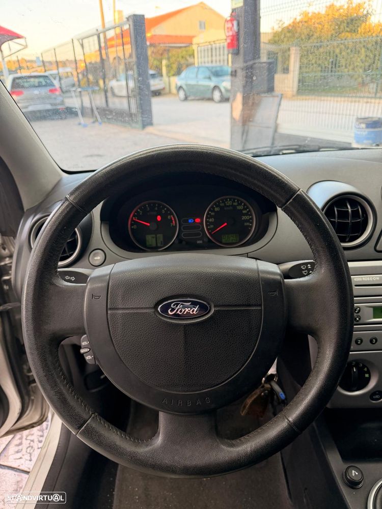 Ford Fiesta 1.25 Ambiente - 8