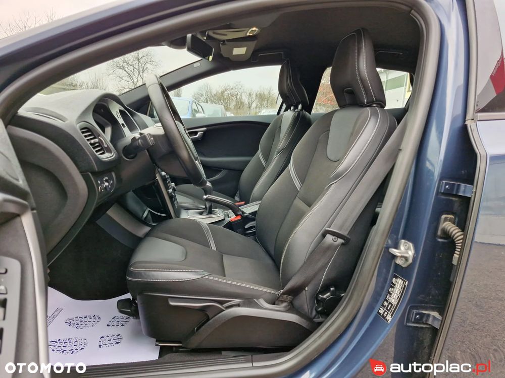 Volvo V40 D2 Momentum - 12