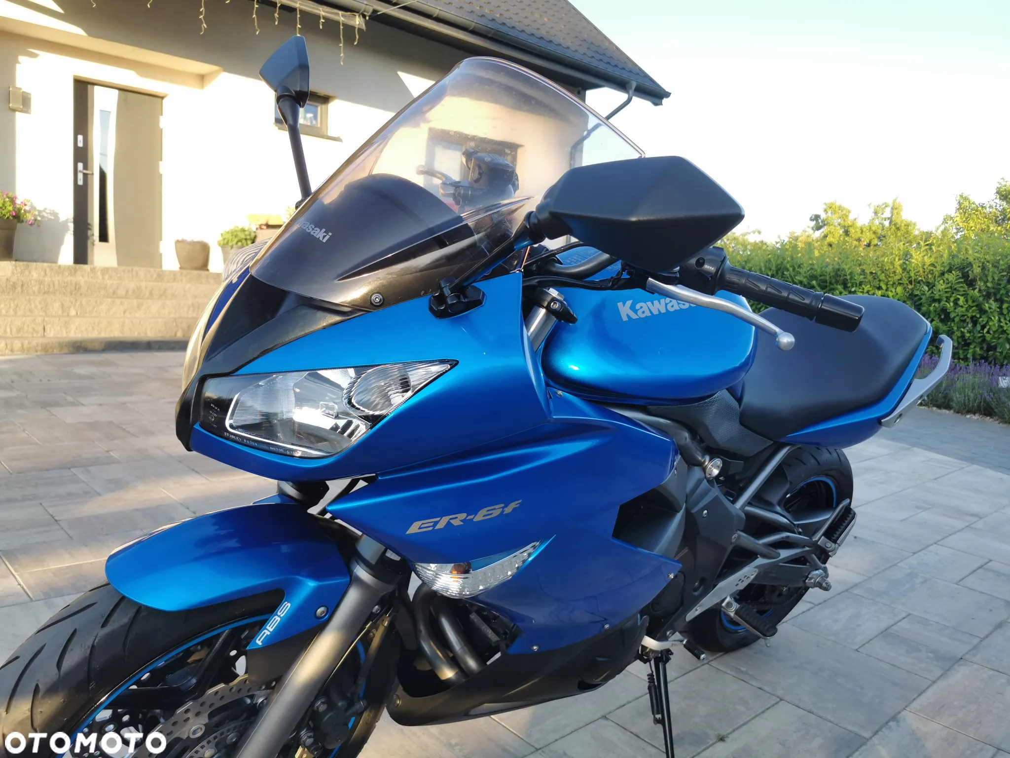 Kawasaki ER - 10