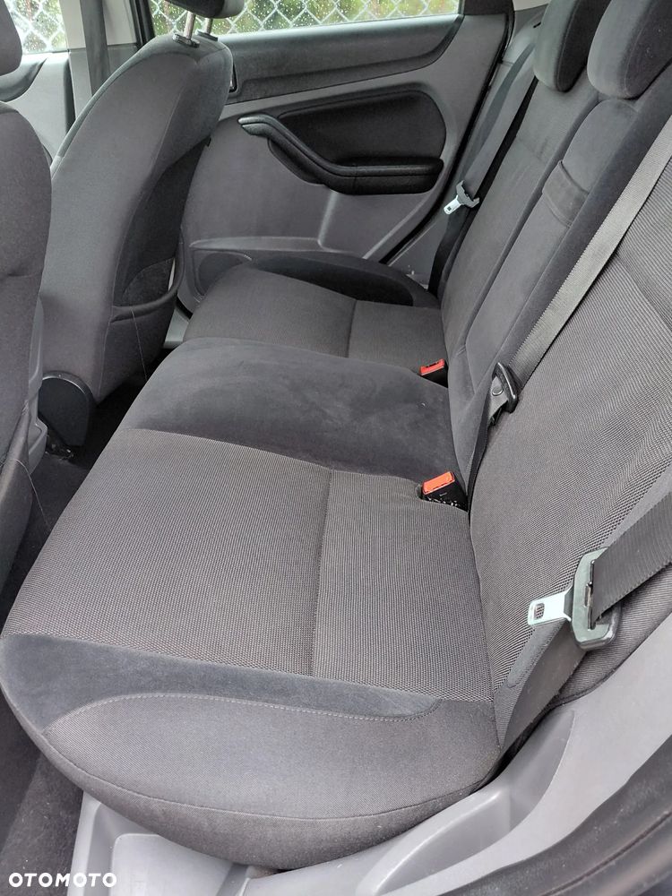 Ford Focus 1.8 TDCi Ghia - 27
