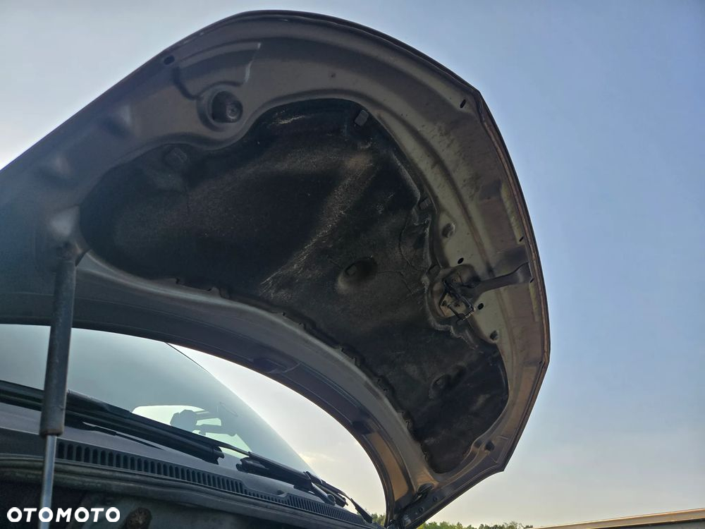 Volkswagen Caravelle - 17